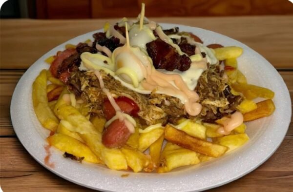 Salchipapa mega especial